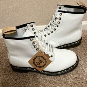 DR. MARTENS VEGAN 1460 KEMBLE LACE UP BOOTS WOMEN’s Size 9 Men’s Size 8